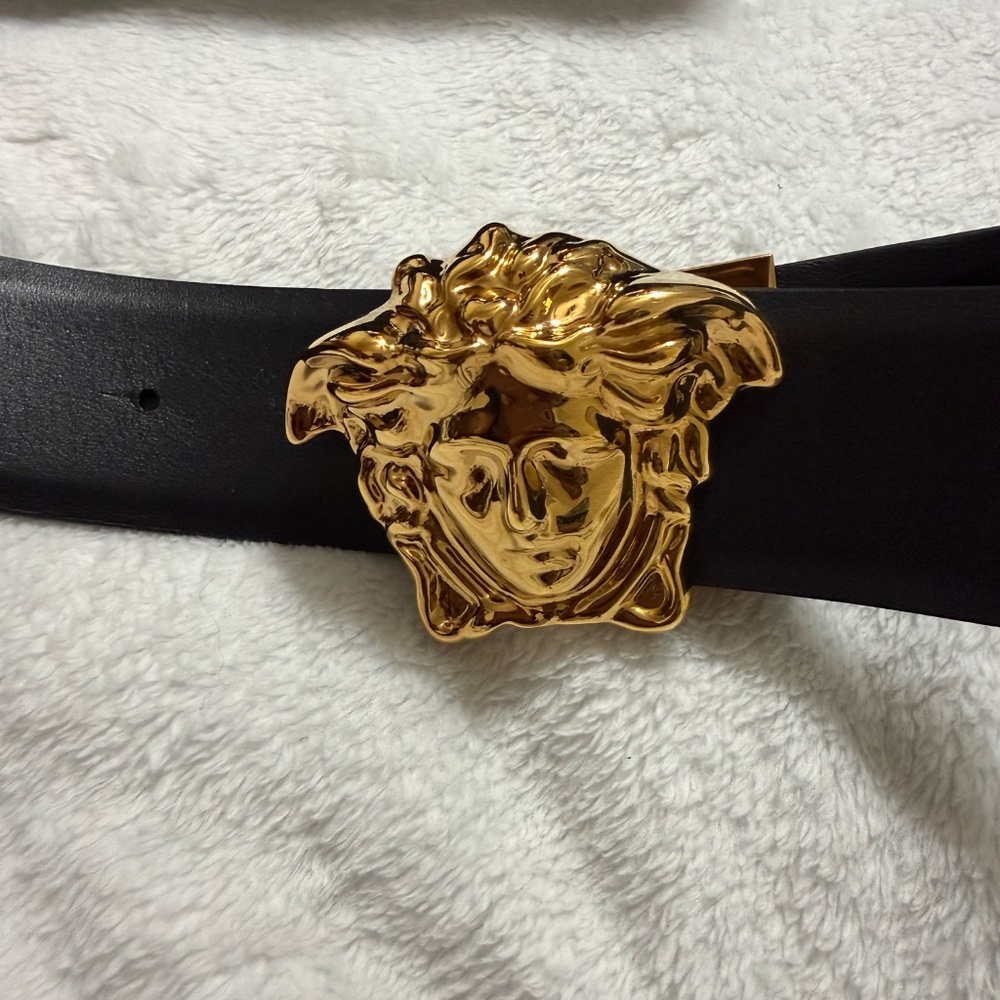 Versace belt includes box and dust bag - Picture 2 of 8